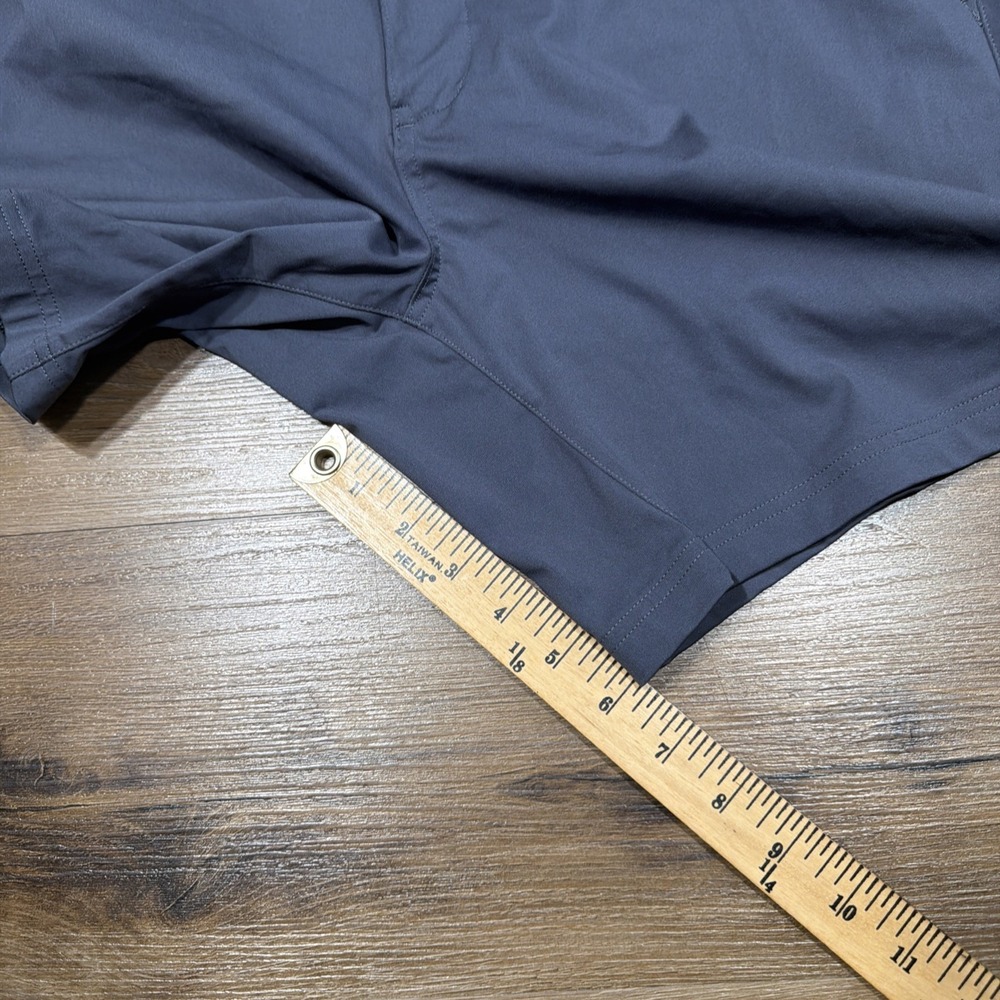 Rhone Men's Size 33 X 6" Inseam Commuter Short Flex Knit Gray Stretch - Picture 9 of 10